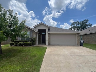 6915 Saga Dr, Flint, TX 75762