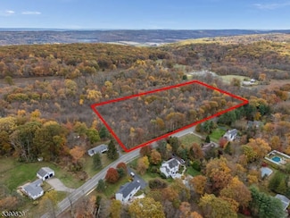 117 E Springtown Rd, Washington Township, NJ 07853