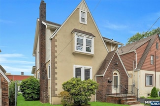 571 Monroe Place, Ridgefield, NJ 07657