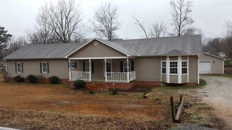 421 Curve Woodville Rd, Gates, TN 38037