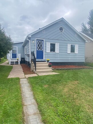 1510 Davitt St, Sault Sainte Marie, MI 49783