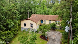 704 Mistique Ct, New Bern, NC 28560