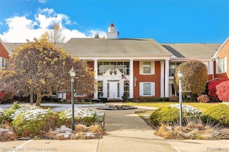 19710 W 13 Mile Rd Unit 101, Beverly Hills, MI 48025