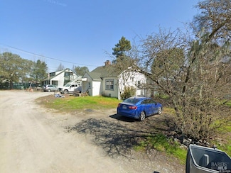 7 Hawthorne Ct, Petaluma, CA 94952