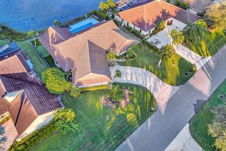 19 Cambria Rd E, Palm Beach Gardens, FL 33418