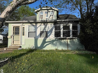 21756 Shakespeare Ave, Eastpointe, MI 48021