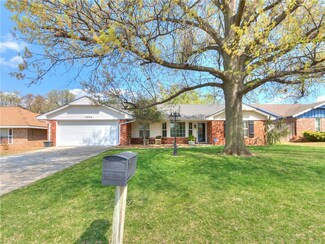 11804 Ashford Dr, Yukon, OK 73099