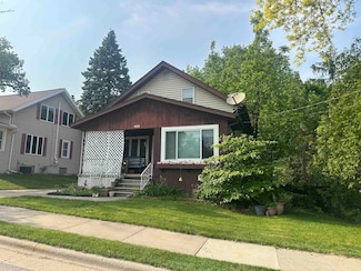 408 Park Ave, Little Chute, WI 54140
