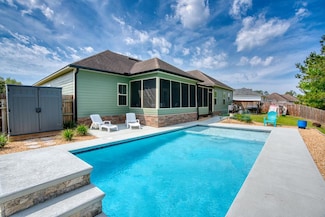 7527 Kayla Dr, Hahira, GA 31632