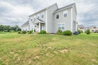 17 Farmington Dr, Northford, CT 06472