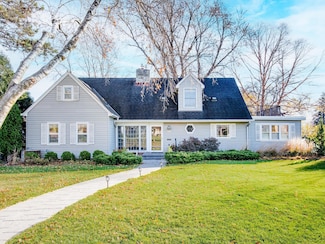 1456 Edgcumbe Rd, Saint Paul, MN 55116