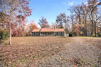 6467 Fleming Rilee Ln, Gloucester, VA 23061