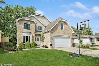 573 W Babcock Ave, Elmhurst, IL 60126