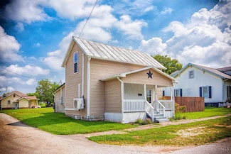 176 Vine St, Peebles, OH 45660