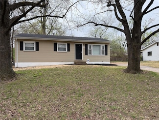 1418 Broadlawns Ln, Saint Louis, MO 63138