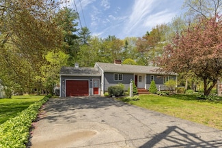 130 Exeter Rd, Hampton, NH 03842