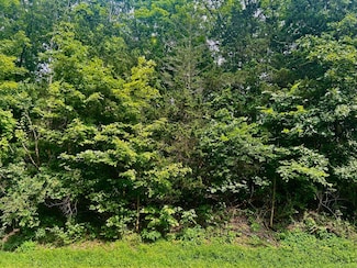 980 N Quaker Ln, Staatsburg, NY 12580