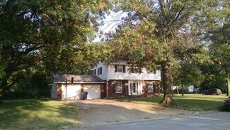 328 College St, Halstead, KS 67056