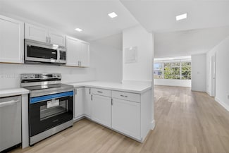 8305 Sunrise Lakes Blvd Unit 104, Sunrise, FL 33322