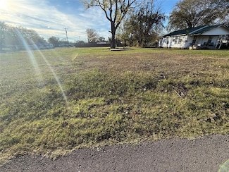 210 S 2nd Ave, Stroud, OK 74079