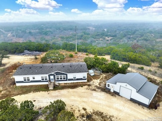 1685 Broad Oak Dr, Bandera, TX 78003