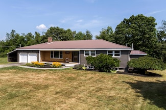 715 Webbs Mills Rd, Raymond, ME 04071