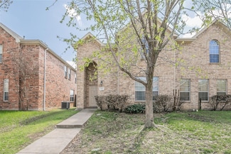 907 Jamie Dr, Grand Prairie, TX 75052