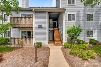 604 Aspen Dr, Plainsboro, NJ 08536