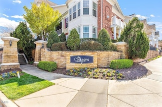 10210 Sablewood Dr Unit 214, Raleigh, NC 27617