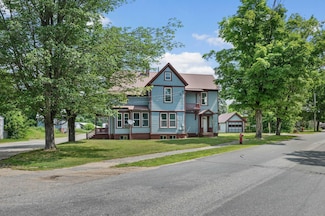 15 Pioneer St, West Paris, ME 04289