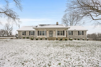 864 Escondida Rd, Paris, KY 40361