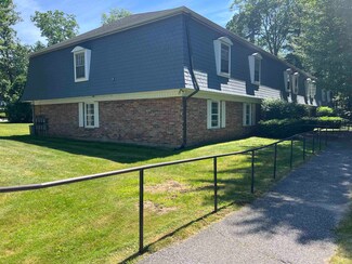 125 Kennedy Dr Unit 9, South Burlington, VT 05403