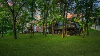 2453 E Lakeshore Dr, Crown Point, IN 46307