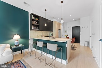 900 11th St SE Unit 108, Washington, DC 20003
