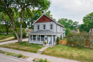 519 Pine St W, Stillwater, MN 55082