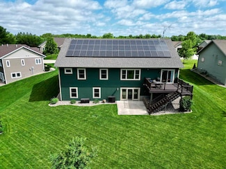 105 Ranchview Ct, Decorah, IA 52101