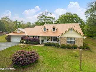 10800 Matthews Rd, Moss Point, MS 39562