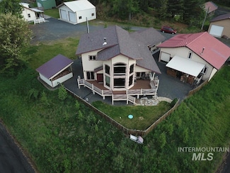 204 S 2nd St, Elk River, ID 83827