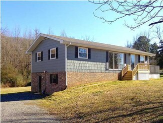 403 Overlook Dr, Whitwell, TN 37397