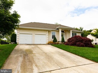 8 Douglas Ln, Lumberton, NJ 08048