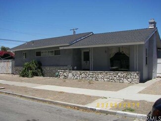863 W 27th St, Long Beach, CA 90806