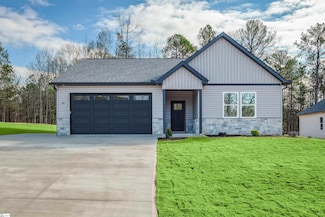 120 Simmons Rd, Woodruff, SC 29388