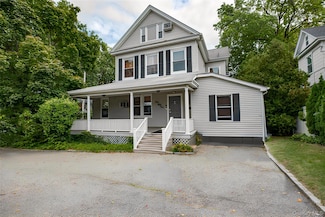 454 Main St, Port Washington, NY 11050
