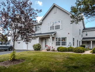 2584 Dickens Dr, Aurora, IL 60503