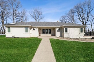 935 Circle Dr, Carlisle, IA 50047