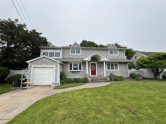 556 Alwick Ave, West Islip, NY 11795