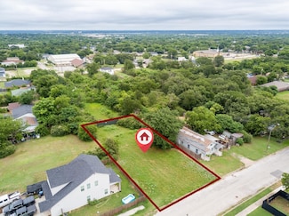 1725 Langston St, Fort Worth, TX 76105
