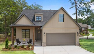 300 Dogwood Ln, Fort Oglethorpe, GA 30742