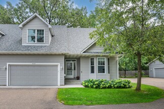 4574 Lake Ct, Saint Paul, MN 55110