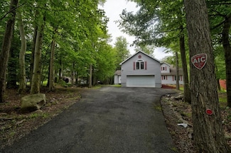 2170 Pine Valley Dr, Tobyhanna, PA 18466